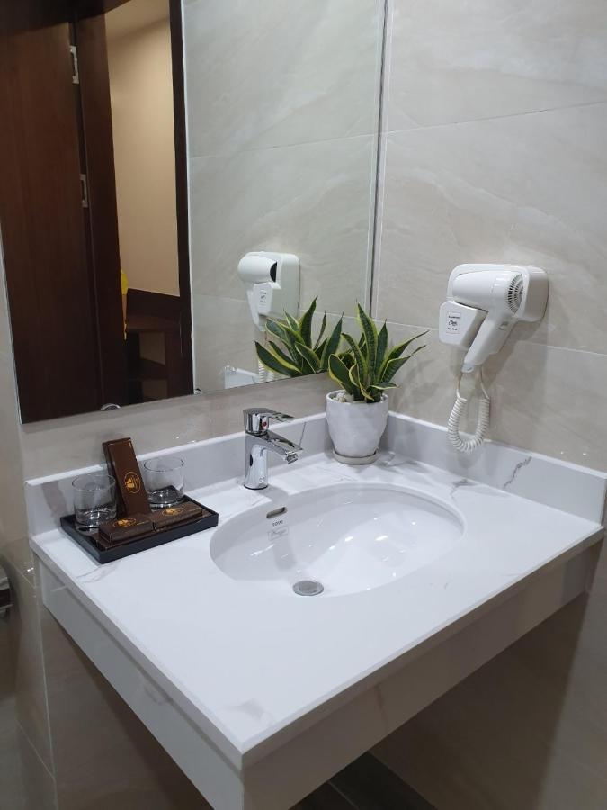Ha Long Bay Tuan Chau Hotel Exteriör bild